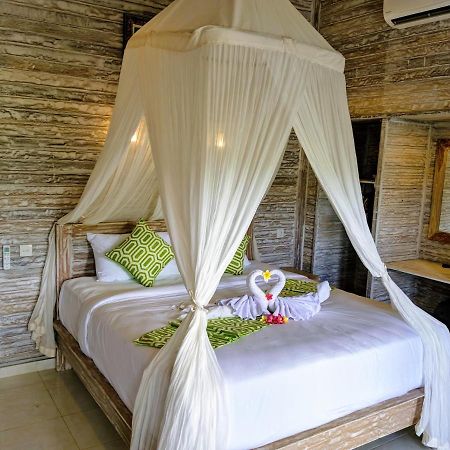 Hotel Mesari Hut Lembongan Esterno foto