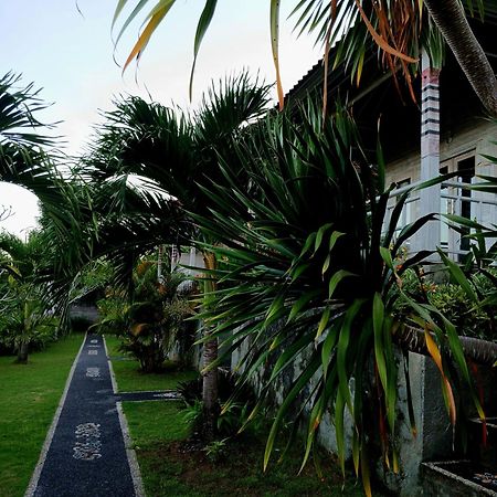 Hotel Mesari Hut Lembongan Esterno foto