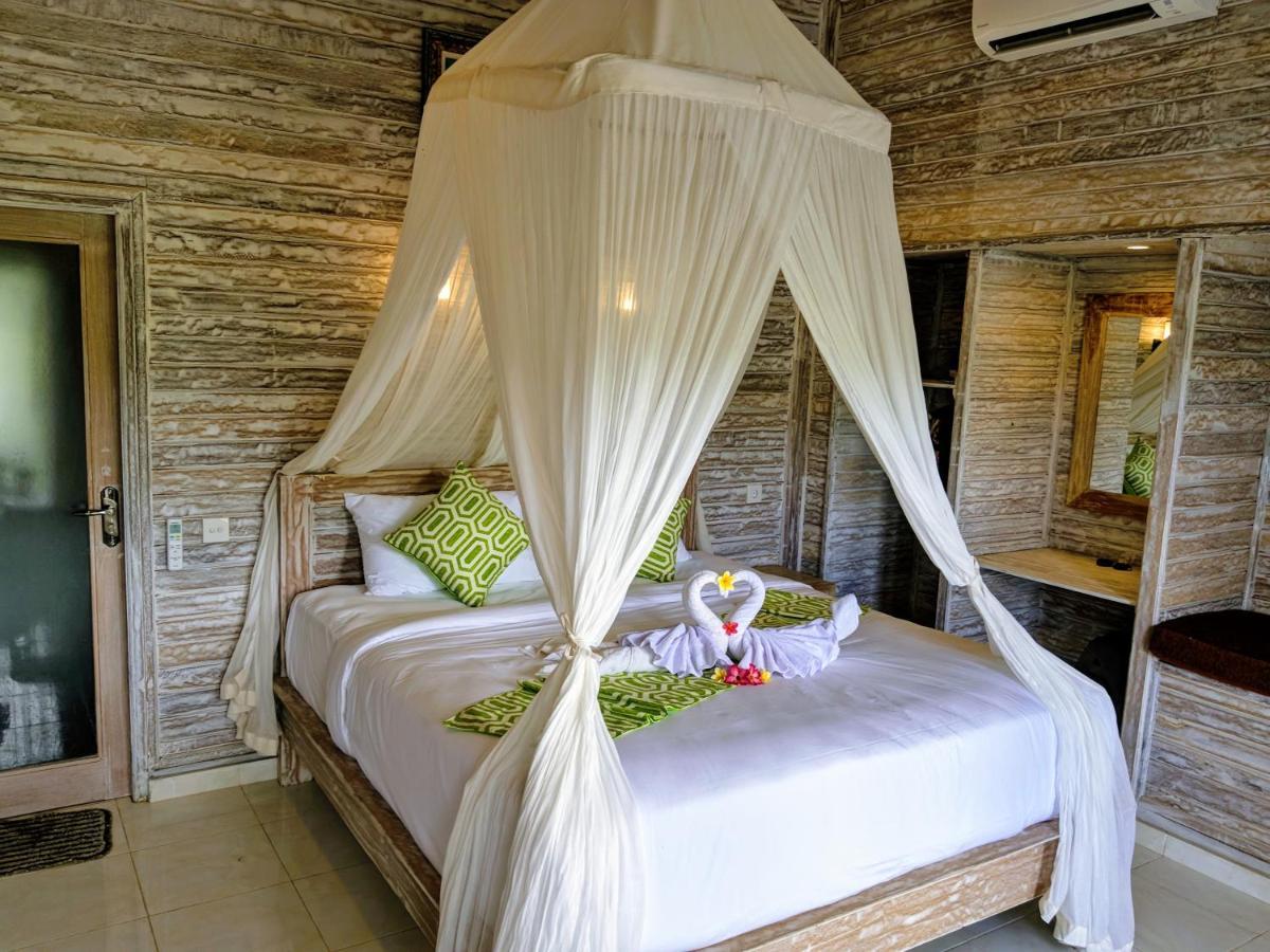 Hotel Mesari Hut Lembongan Esterno foto