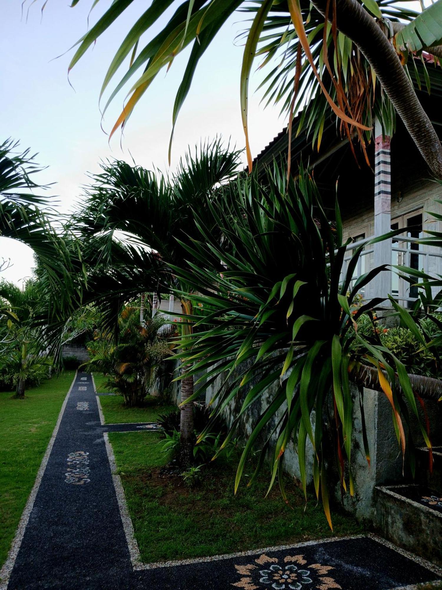 Hotel Mesari Hut Lembongan Esterno foto