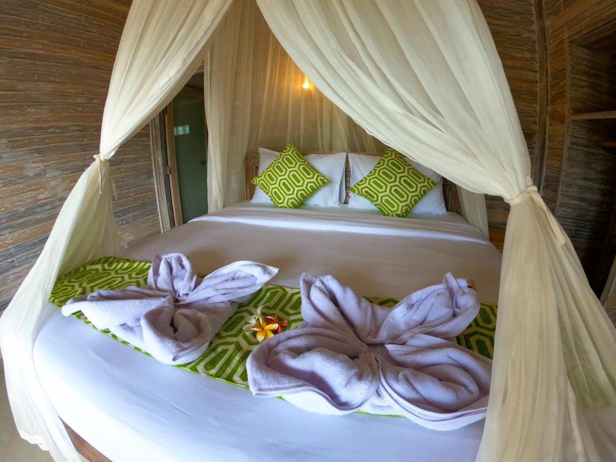 Hotel Mesari Hut Lembongan Esterno foto